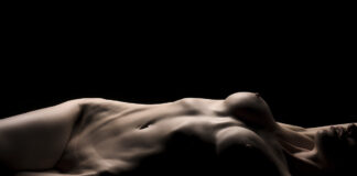 අසිරිමත් නිරුවත