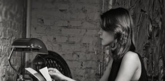 ඉරොතික කතාවක් විනිශ්චය කරන්නෙ කොහොමද?