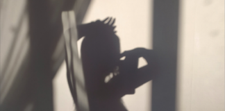 ඇඳක් උඩ සම්මුඛ සාකච්ඡාවක්