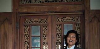 ලංකාගේ ක්රොස් ඩ්රෙසින් ලීක් වෙයි