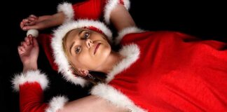 මිසිස් සැන්ටා එක්ක ඇඳට එන්න